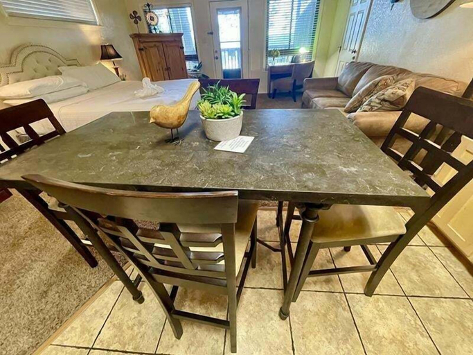 Room 2, Lake view King Studio with full kitchen, deck overlooking Lake Ouachita, king bed and queen sleeper sofa by RedAwning, Montgomery