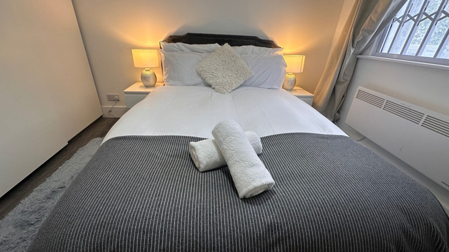 Room 3, Apartment - Sleeps 6 - City Base - District Line, London