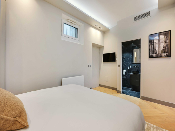Bedroom 5, Elegant Home Close to the Eiffel Tower, Paris