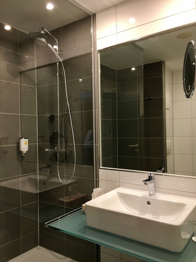Bathroom 5, Harzer Kultur- & Kongresshotel Wernigerode, Harz