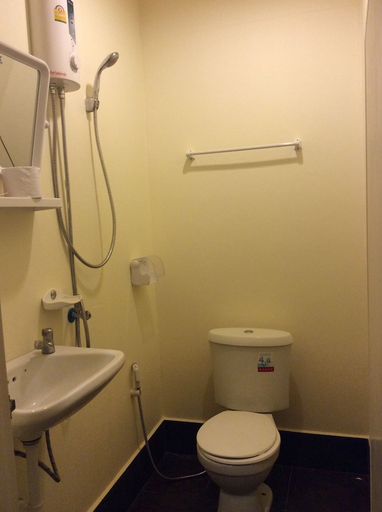 Bathroom 3, Shine Talay Guesthouse, Ko Lanta