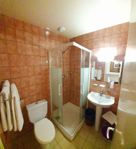Bathroom 4, Richelieu, Alpes-Maritimes