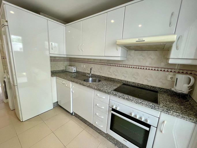 Room 2, 2 Bedroom With Pool View F-7, Málaga