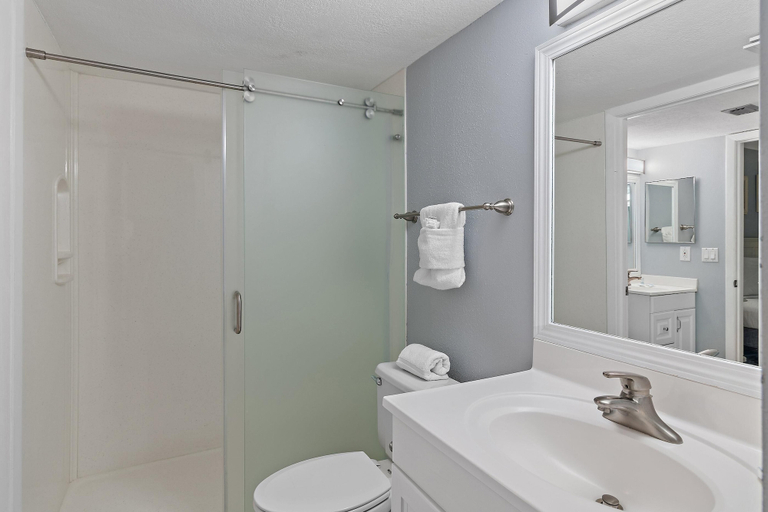 Bathroom 5, Sundestin 909, Okaloosa