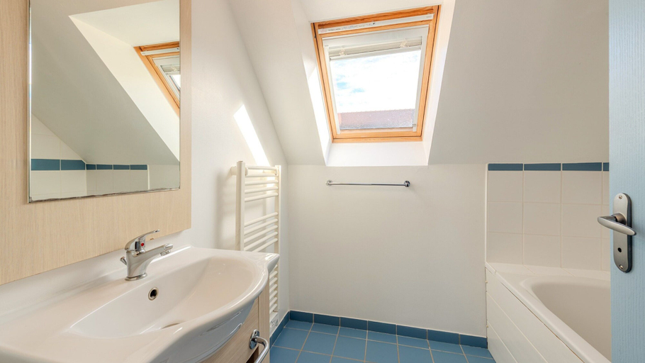 Bathroom, T. de Pentrez Ndeg75 - 2P4, Finistère