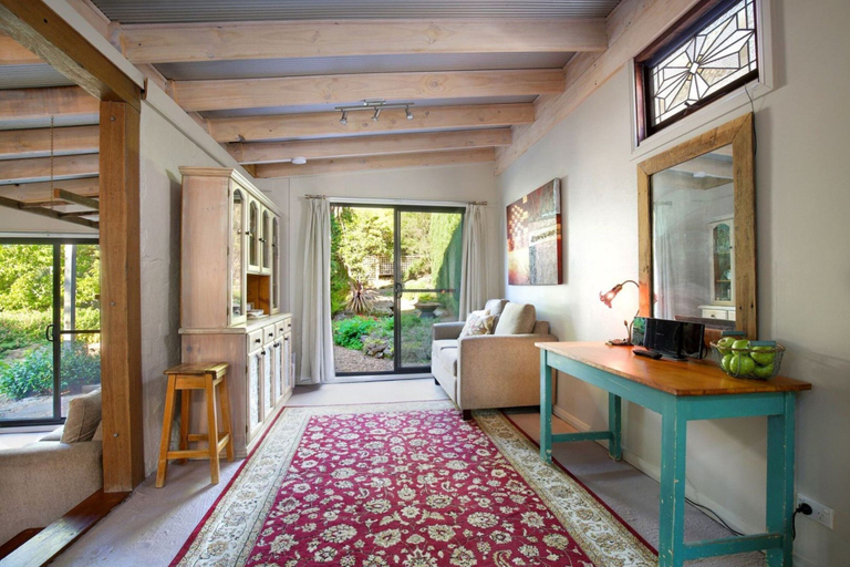 Interior 2, Little Haven Leura Cottage With Spa Bath and BBQ, Blue Mountains