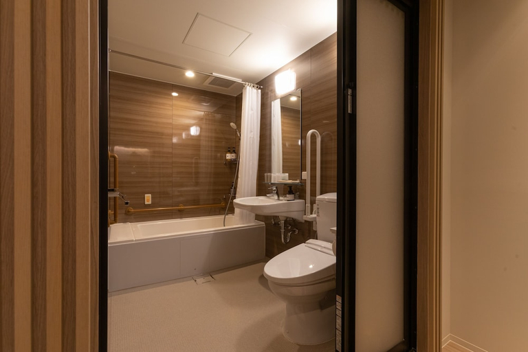 Bathroom 5, fav HIROSHIMA HEIWAODORI, Hiroshima