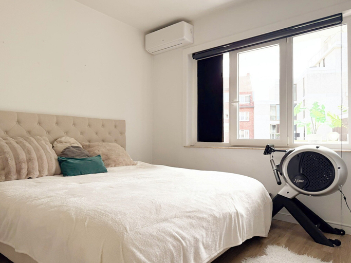 Room 3, Centrally Located Apartment in Hasselt, Limburg