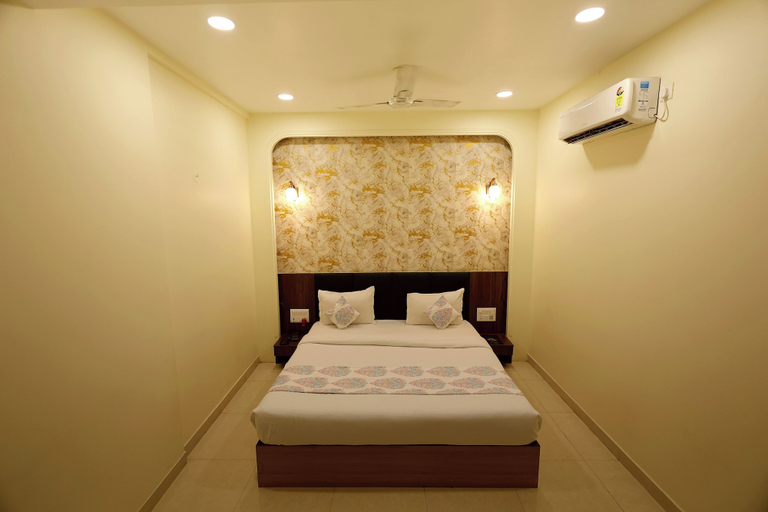 Bedroom 4, The Blue Vista Hotel, Gautam Buddha Nagar