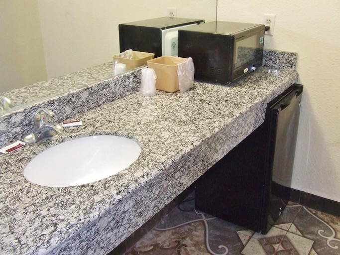 Bathroom 3, Americas Best Value Inn Beaumont, Jefferson