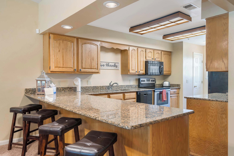 Others 4, Foothills Tranquility - On-site Amenities Access, Taney