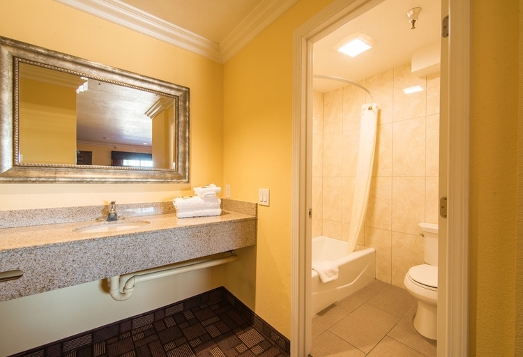 Bathroom 3, Industry Inn & Suites, Los Angeles