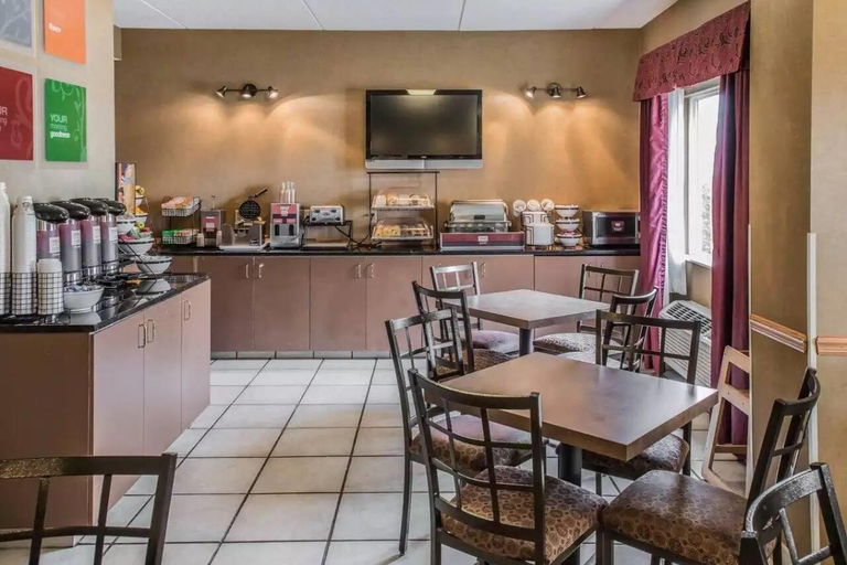 Food & Drinks 5, Wingate by Wyndham Pittsburgh/West Mifflin, Allegheny