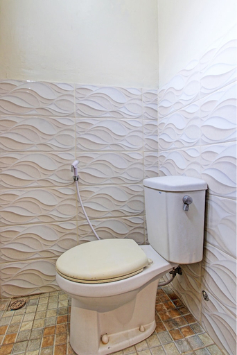 Bathroom 3, Capital O 93533 Griya Denok, Medan