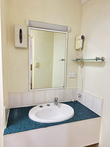 Bathroom 2, Taree Motor Inn, Greater Taree