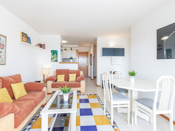 5, Apartment in Empuriabrava with Canal Views, Girona