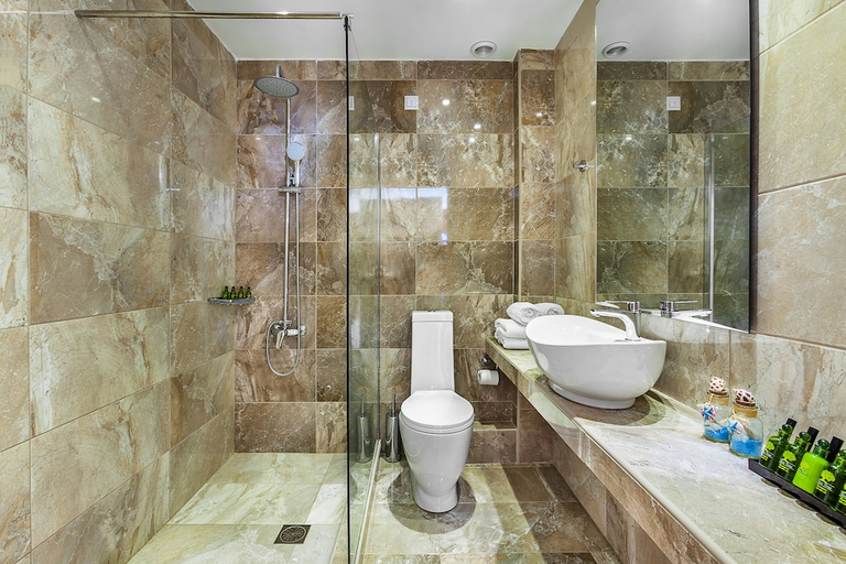 Bathroom 2, Belohorizonte Fine Accommodation, Central Macedonia