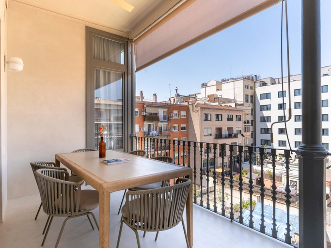 Room 2, Apto Superior de Tres Habitaciones con Terraza, Barcelona