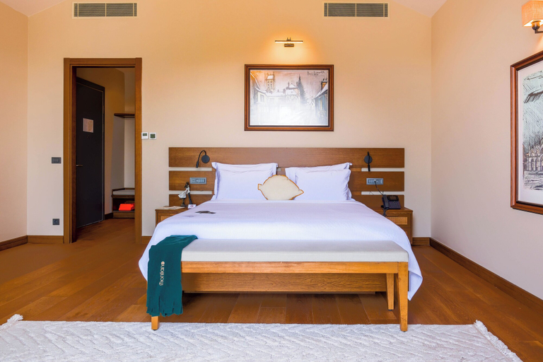 Bedroom 4, Les Bungalows, Torbalı