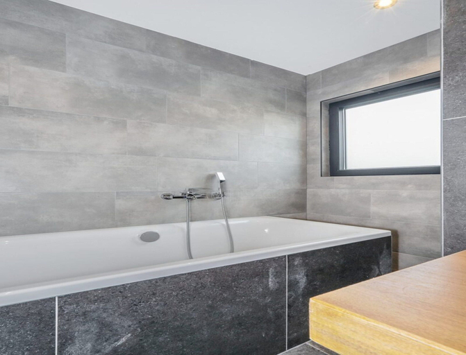 Bathroom, Modern Lodge Stay With Pond View, Baarle-Nassau