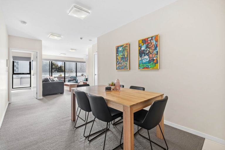 Dining 3, Chic Inner City Convenience, With Secure Parking, Melbourne
