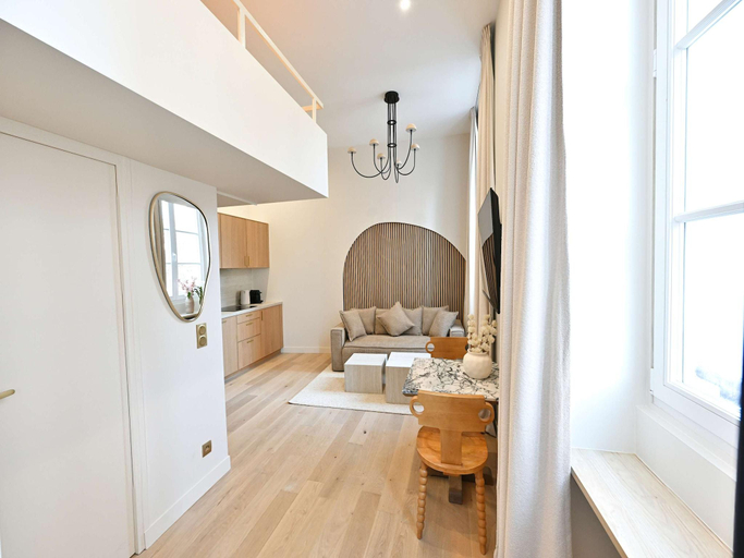 Others 4, Superb Apartment Center of Paris Le Marais, Paris