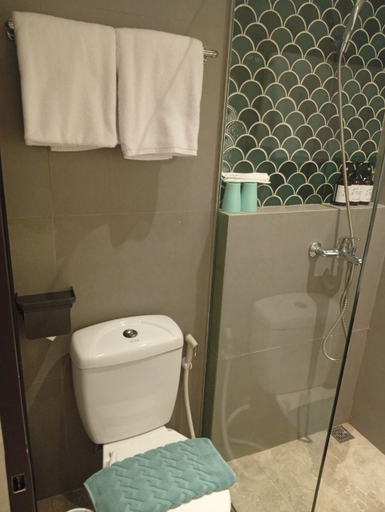 Bathroom 3, Jazotel Batam, Batam