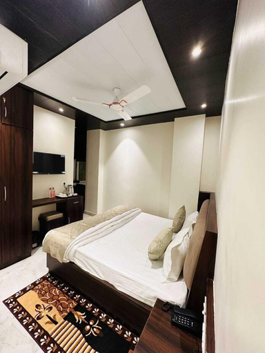 Bedroom 4, Kashi Darshan Hotel, Varanasi