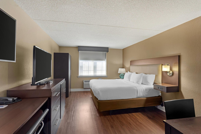 Bedroom 3, Comfort Inn & Suites Pottstown PA, Montgomery