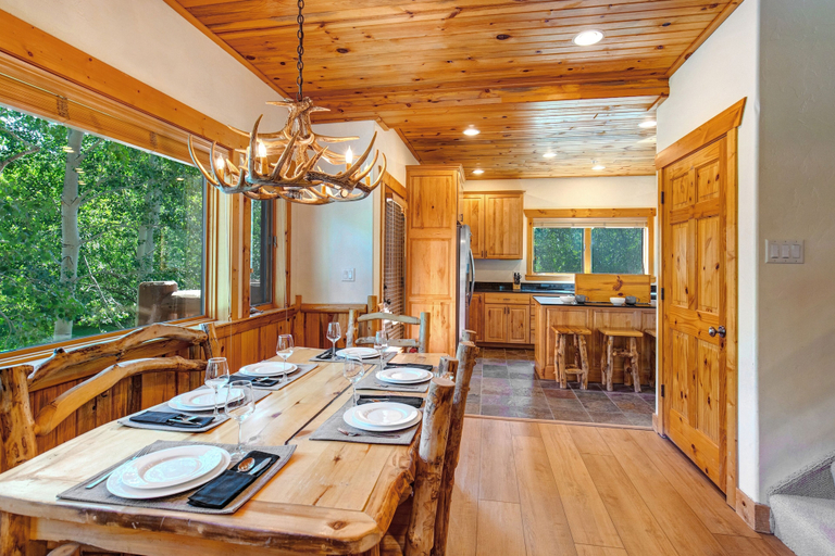 Dining 5, Timber Wolf Lodge 7c 3 Bedroom Condo, Summit