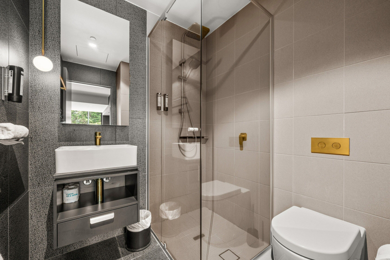 Bathroom, Bright Studio in Braddon With Parking, Canberra