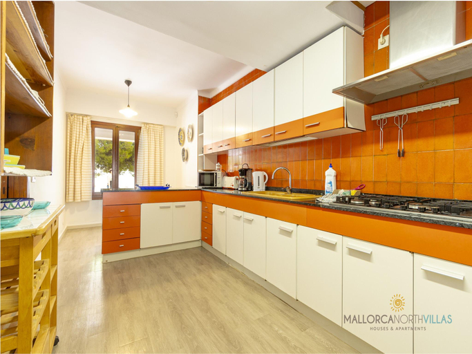 Others 5, Apartment in Port de Pollenca by the Beach, Baleares