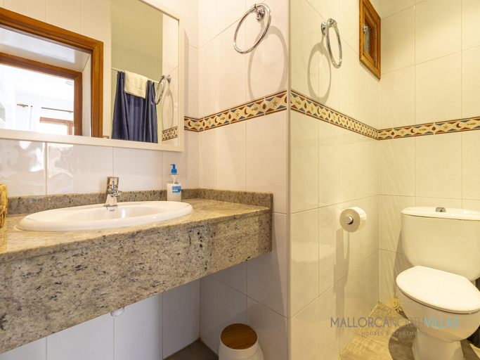 Bathroom 2, Apartment in Port de Pollensa by the Beach, Baleares