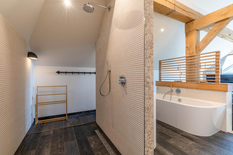 Bathroom 5, Stylish Overnight Stay With a hot tub and Atmospheric Fireplace, Texel