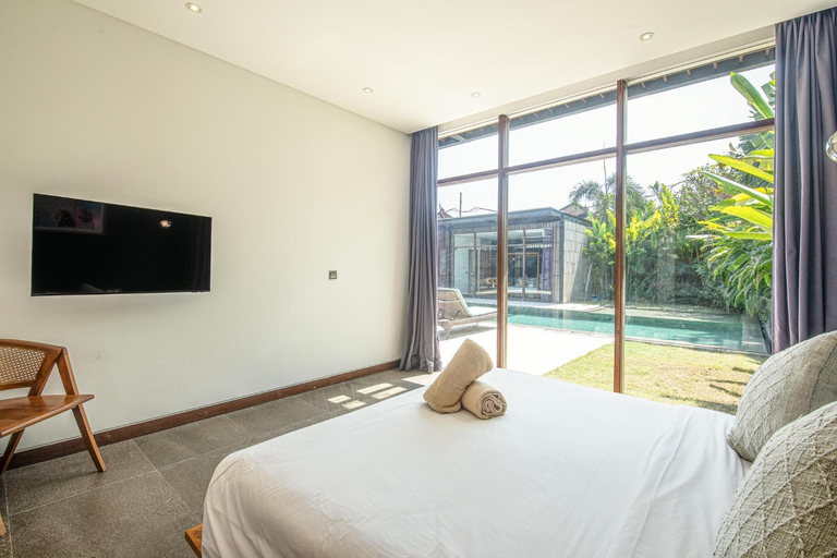 Bedroom 3, New 5BR Villa, Enclosed Lounge, Canggu Oasis, Badung