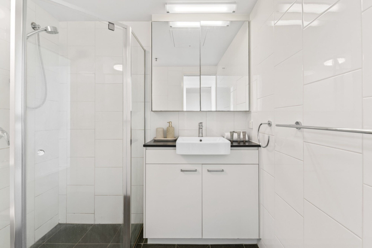 Bathroom 2, Kangaroo Point 2-bed Flat With Gym & Pool, Brisbane