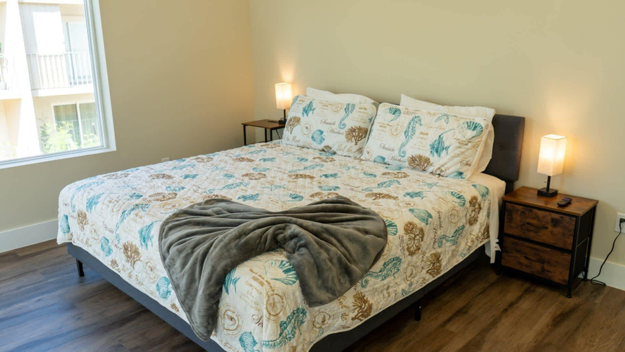Room 4, 200 Steps To Beach Private Pool 2 Big Levels 3 Bedroom Apts, Cameron