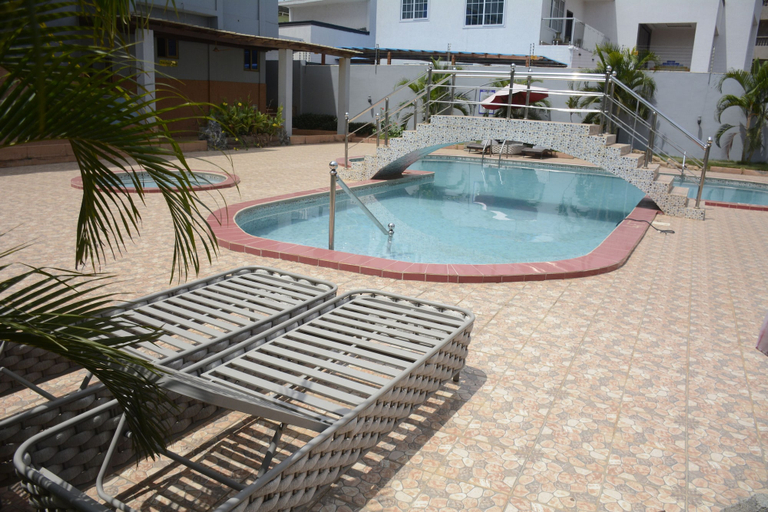 Pool, Hunters Royal Apartments, Tema