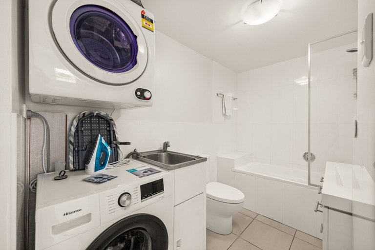 Bathroom 5, Central South Brisbane Stay With Pool Access, Brisbane
