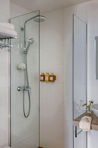 Bathroom 3, Yelo Belle Epoque Hotel Centre Ville, Alpes-Maritimes