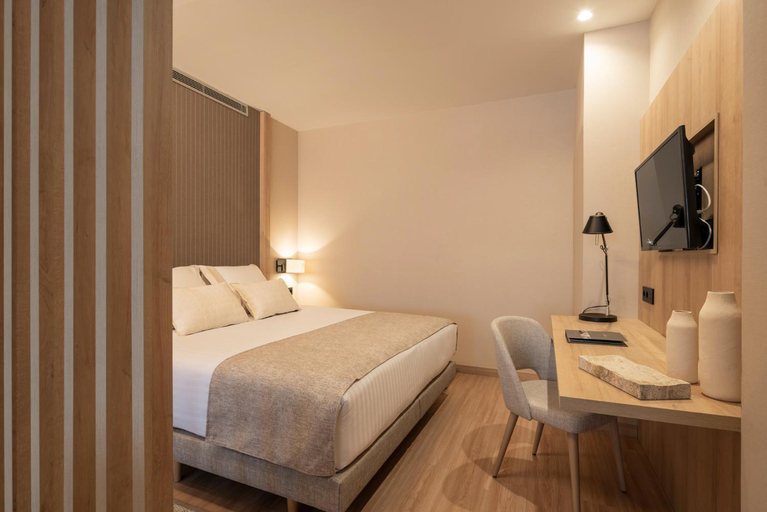 Bedroom 3, Aparthotel Attica21 As Galeras, A Coruña