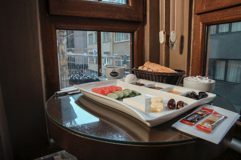 Food & Drinks, Letter Hotel, Beyoğlu
