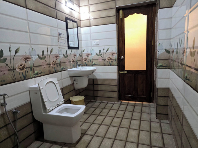Bathroom 3, Periyar Canopy Thekkady, Theni