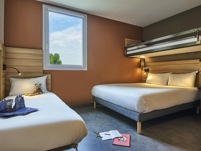Bedroom 3, greet Paris Porte de la Chapelle-Aréna, Paris