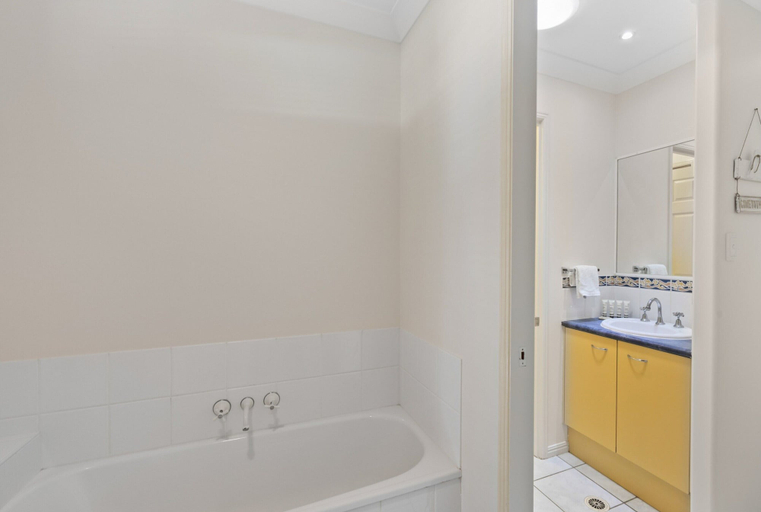 Bathroom 3, Spacious 4-bed Family Retreat With Pool, Maroochy - Coastal North