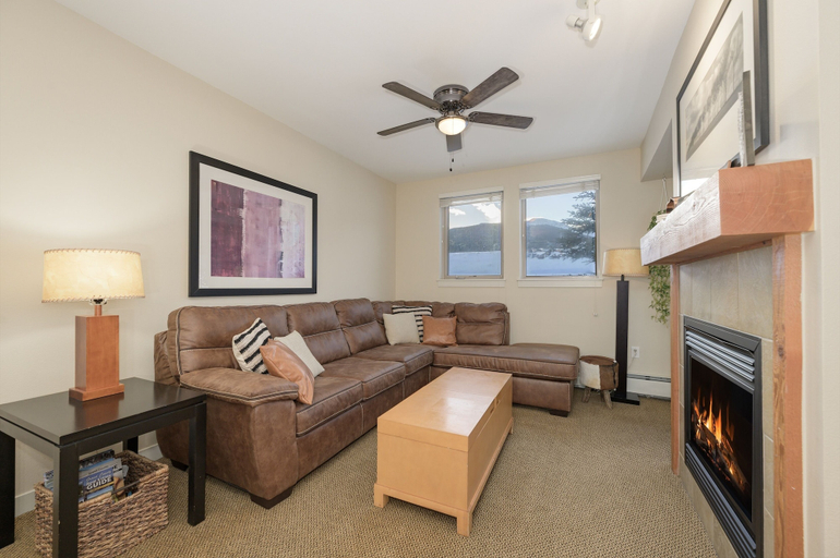 Living area 5, Founders Pointe 1 bedroom Condo by RedAwning, Grand