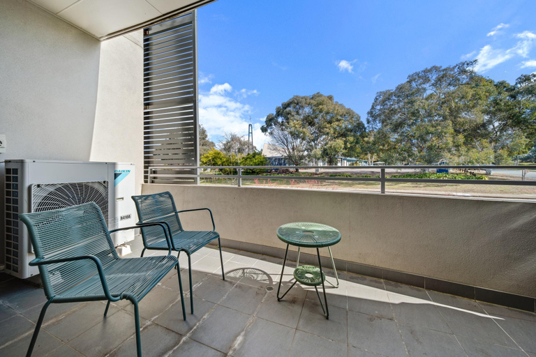 Balcony/terrace 5, Tranquil Apartment in Green, Well Connected Suburb, Canberra
