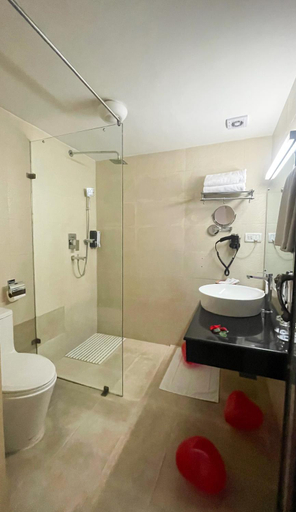 Bathroom 4, Hotel Moonlight, Bagmati