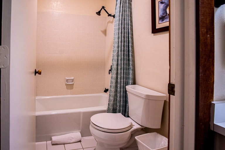 Bathroom 4, Snow Creek 1541 - Ski-in/ski-out + Pool & Hot Tub, Blaine