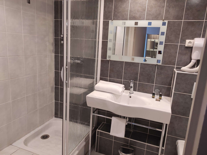 Bathroom 4, Hôtel La Rivière, Aveyron